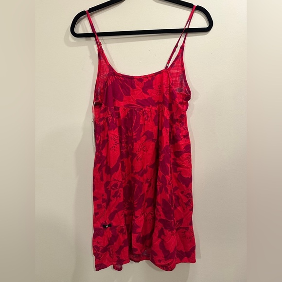 Hurley pink magenta floral flowy mini dress, NWT Medium, beach adjustable straps - Picture 5 of 6